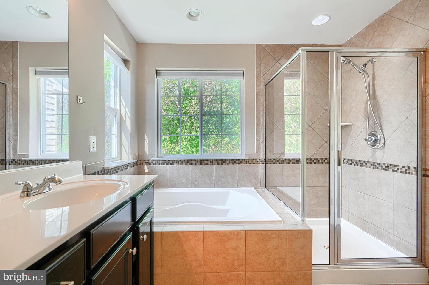246 Mohegan Drive photo 30