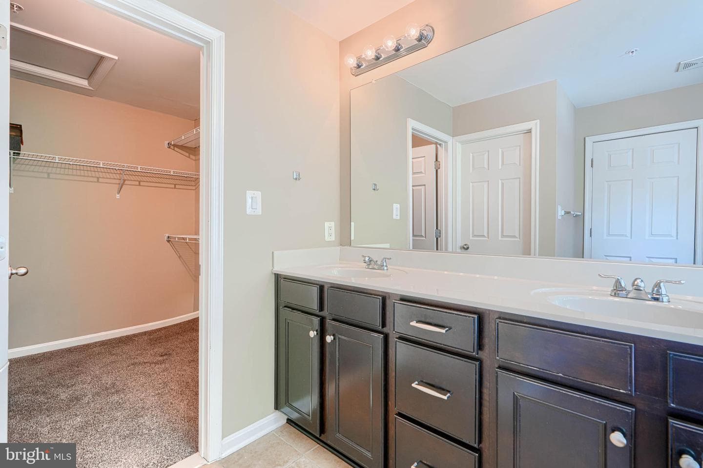 246 Mohegan Drive photo 32