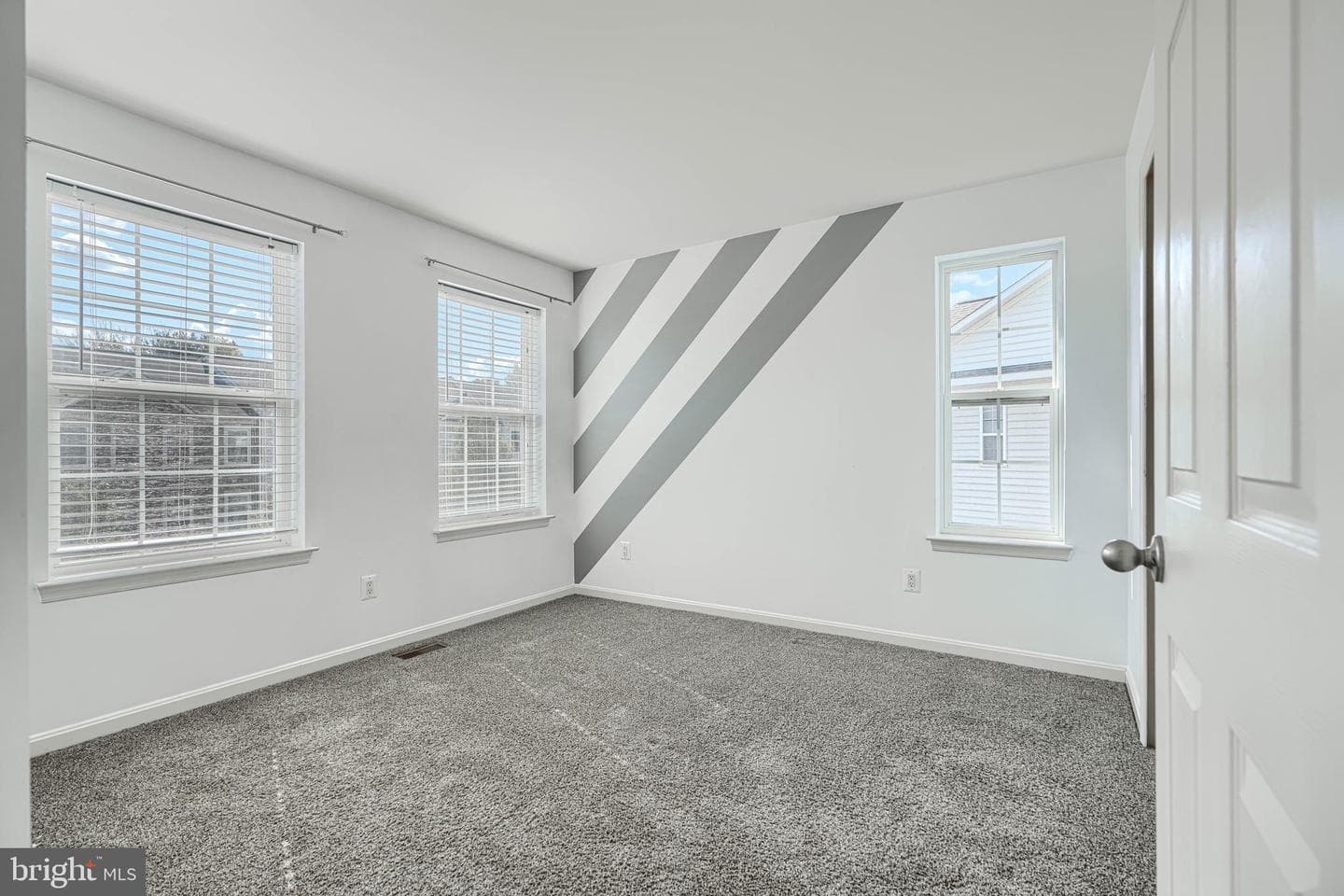 246 Mohegan Drive photo 37