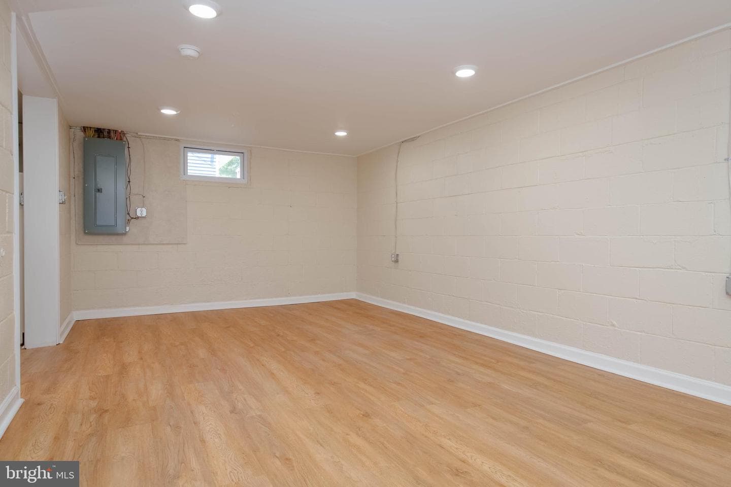 708 Webb Street photo 32