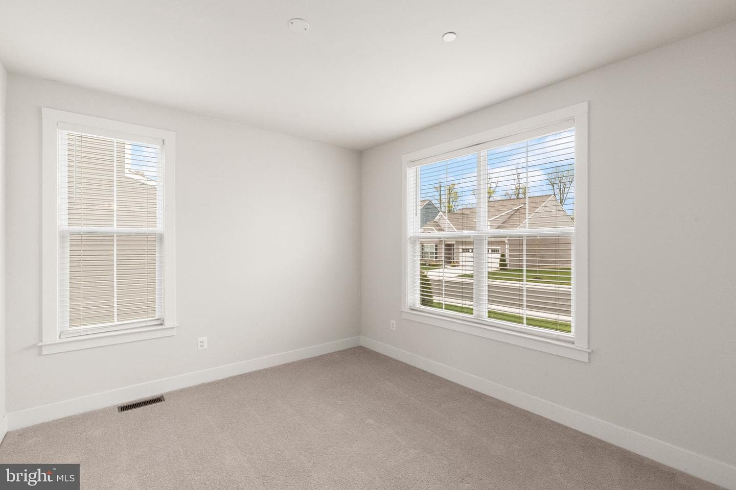2511 Easy Street photo 9