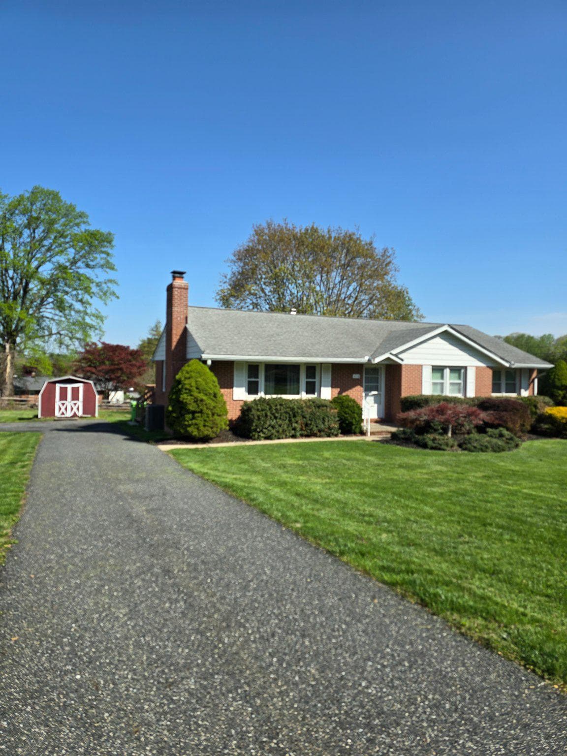 410 Plumtree Road photo 2