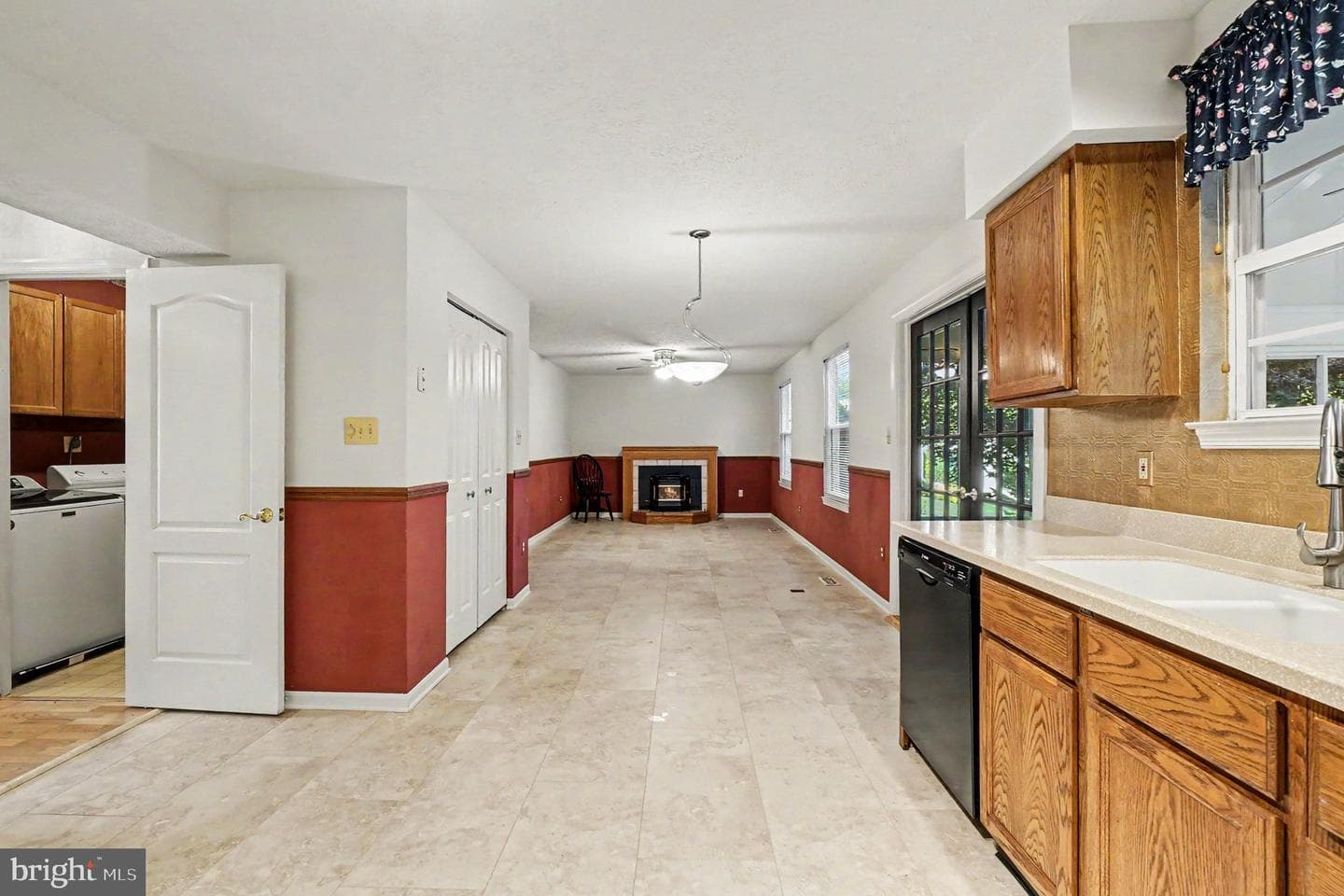 918 Deer Court photo 10