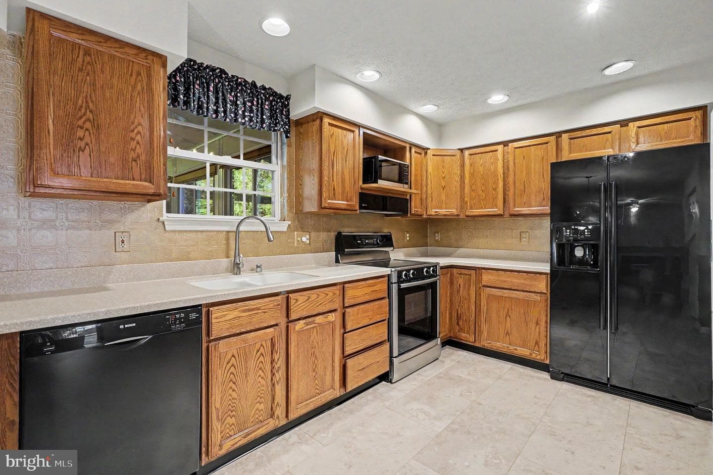918 Deer Court photo 13