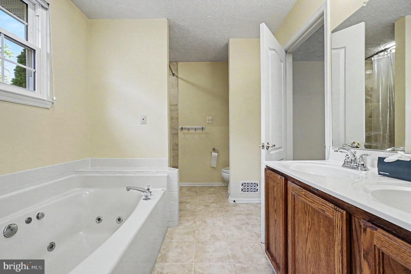 918 Deer Court photo 25