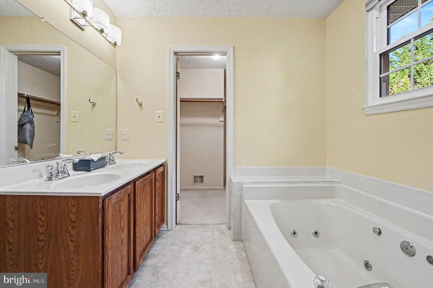 918 Deer Court photo 26