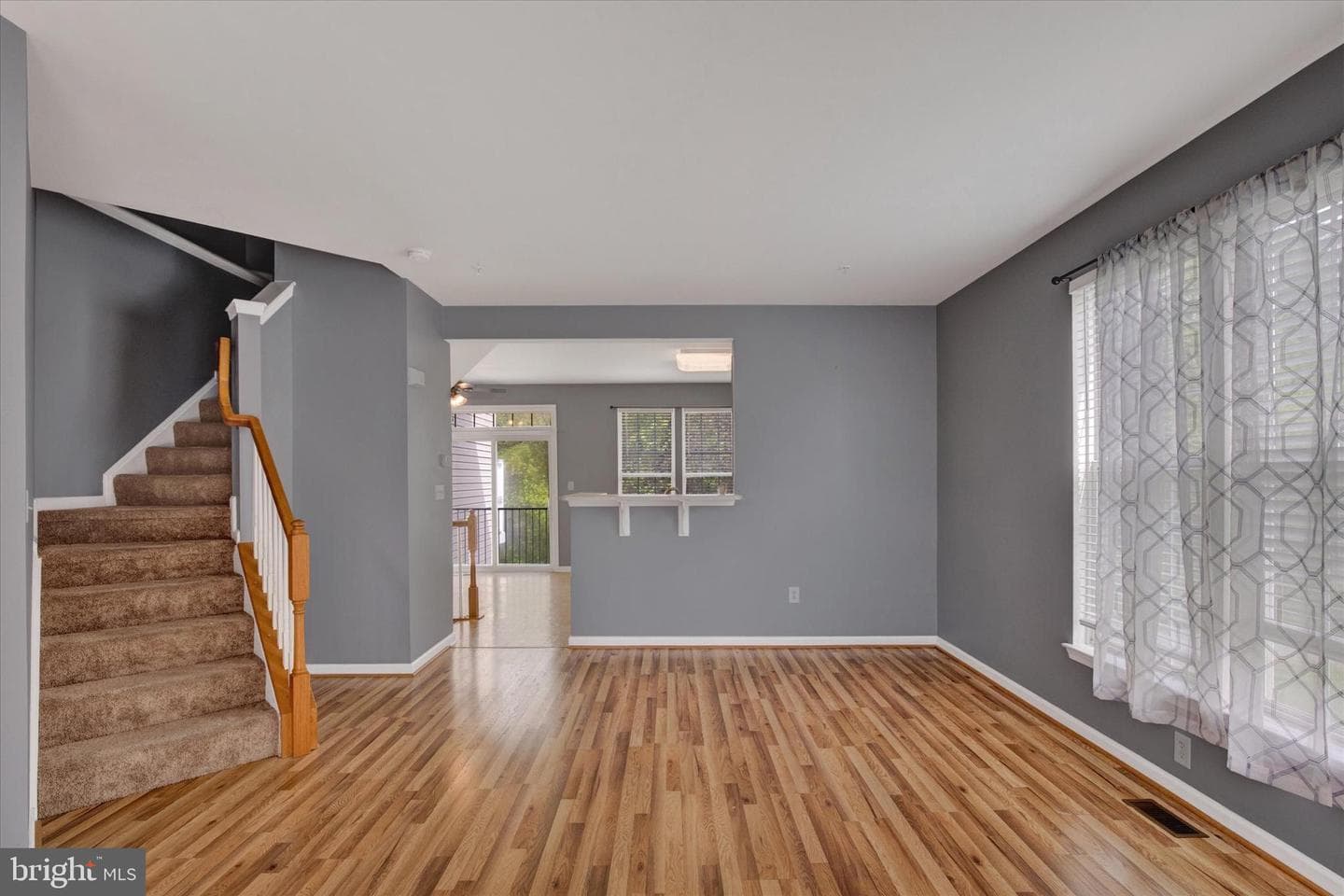 1351 Lewis Lane photo 2