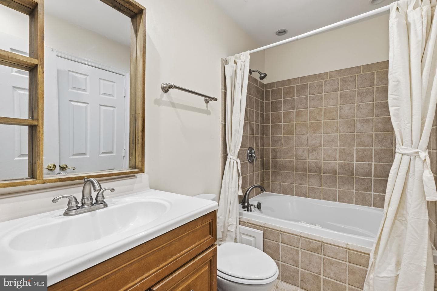 193 Ferring Court photo 19
