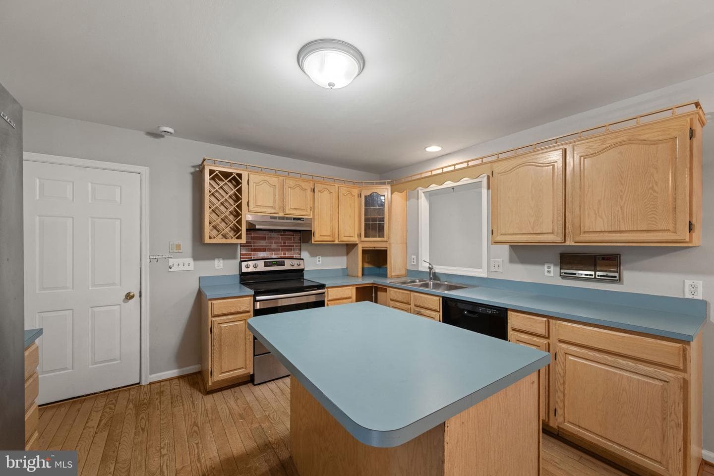 1215 Bartus Court photo 9