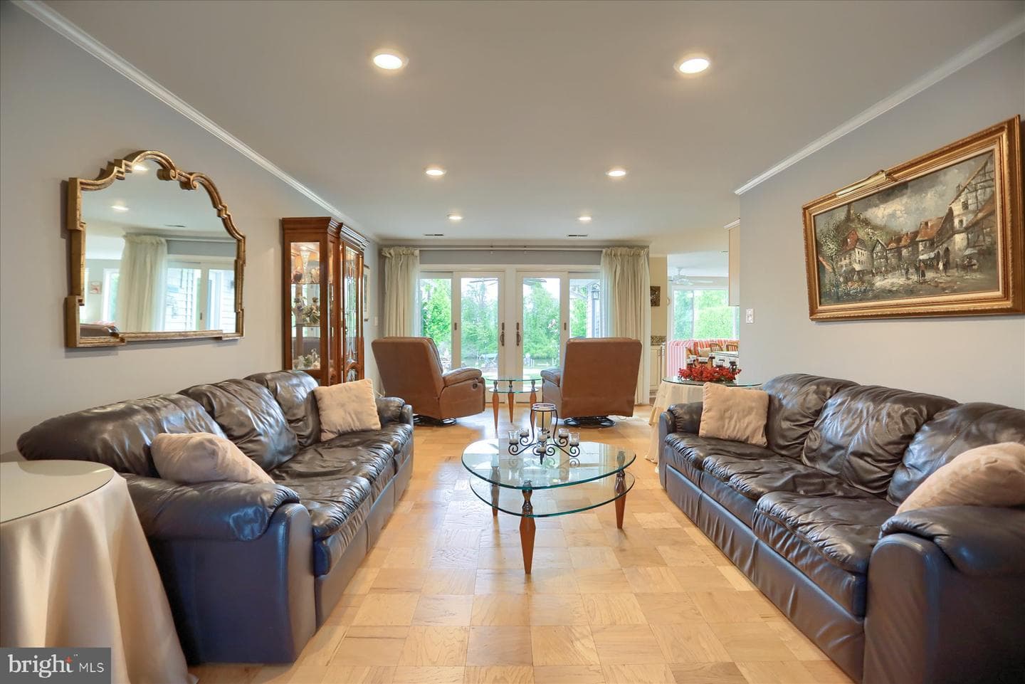 24 Neptune Drive photo 12