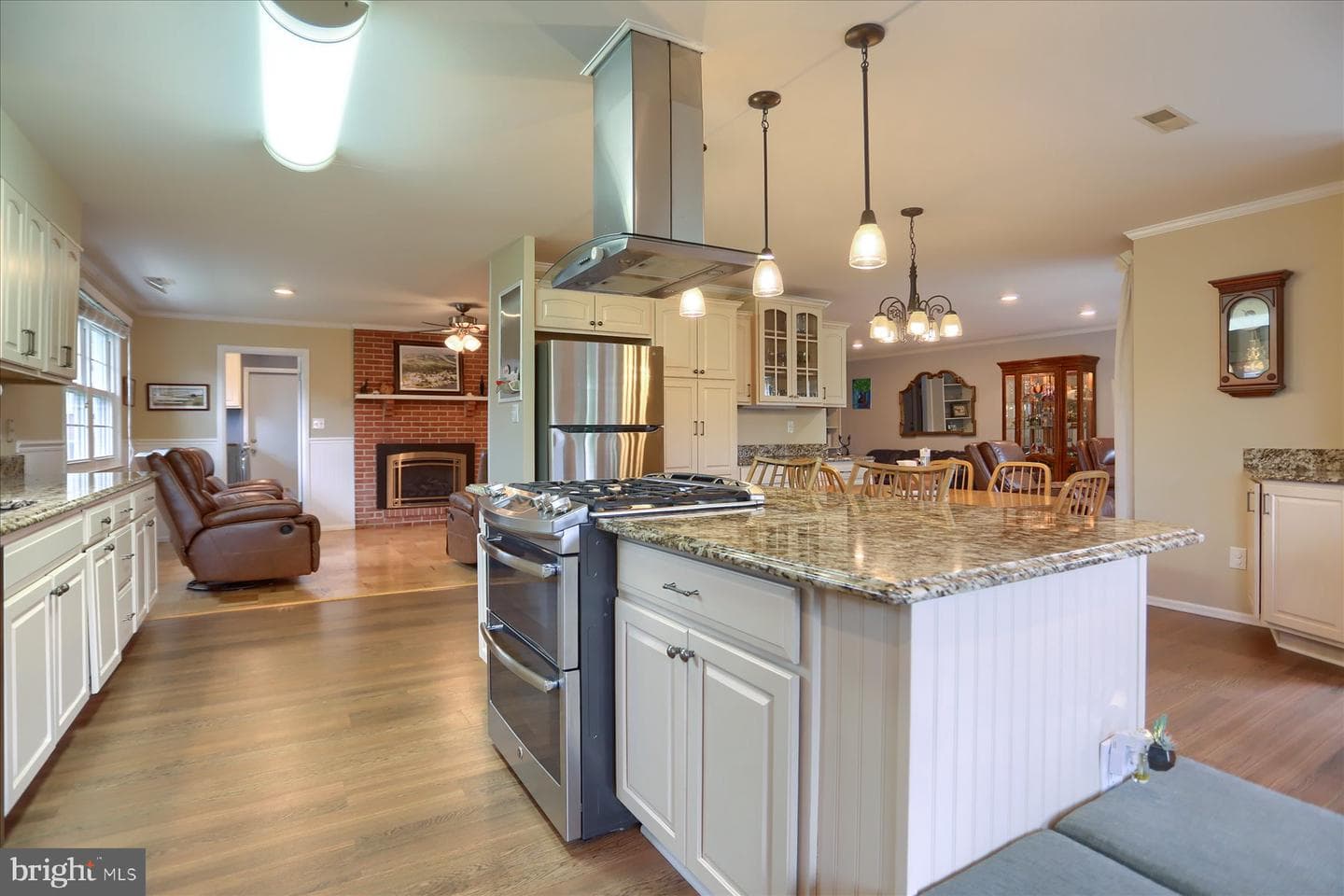 24 Neptune Drive photo 19