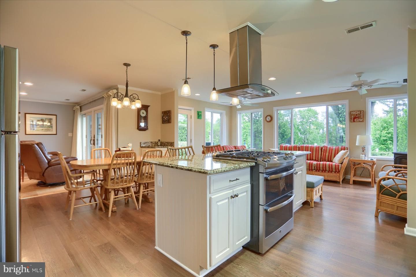 24 Neptune Drive photo 21