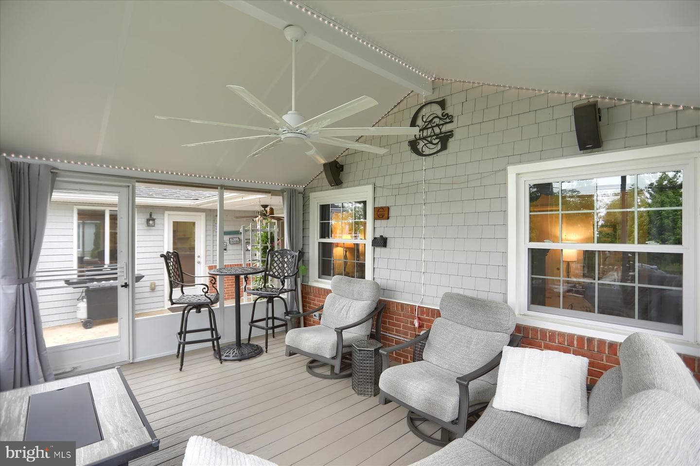 24 Neptune Drive photo 42