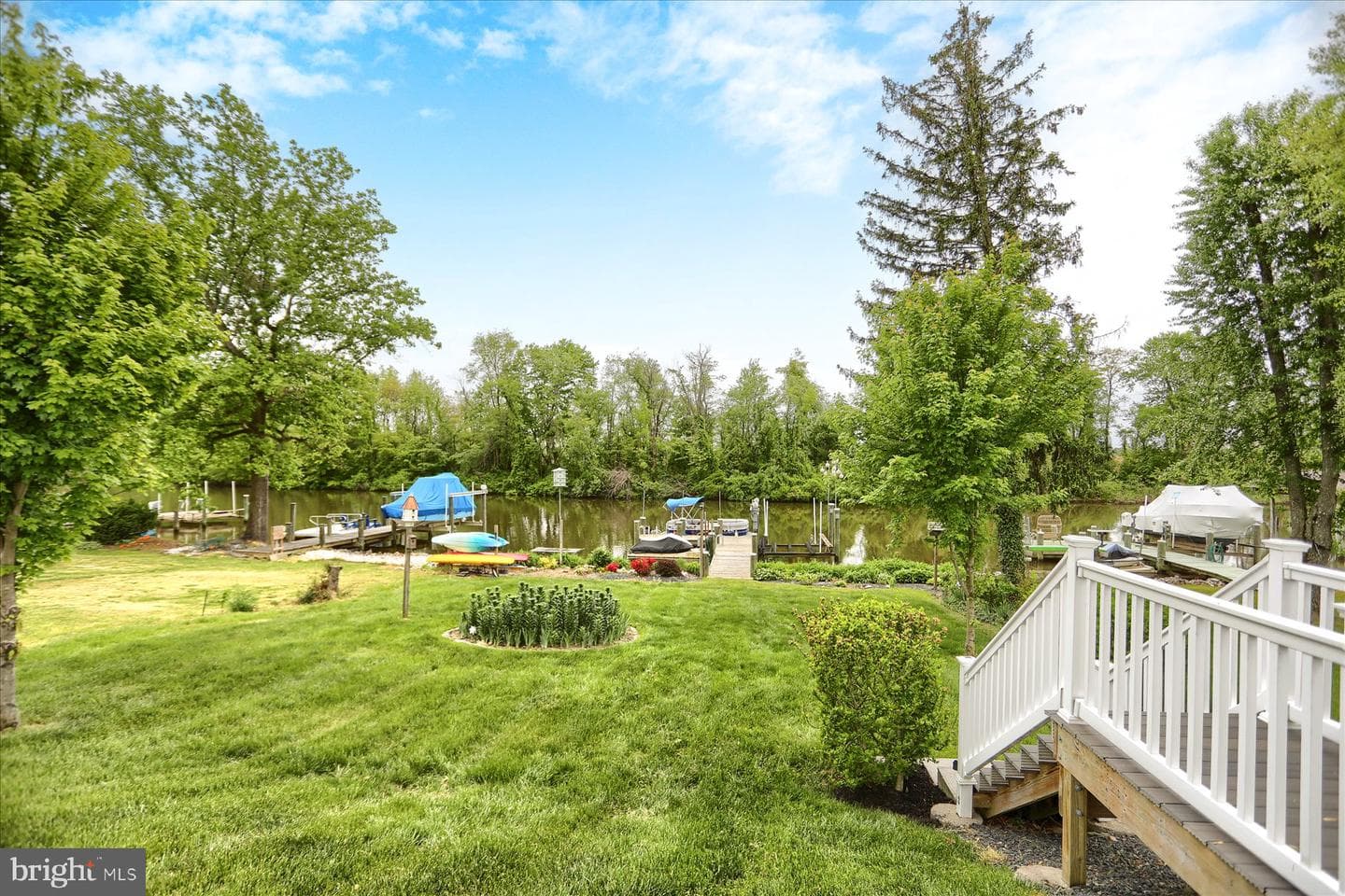 24 Neptune Drive photo 46