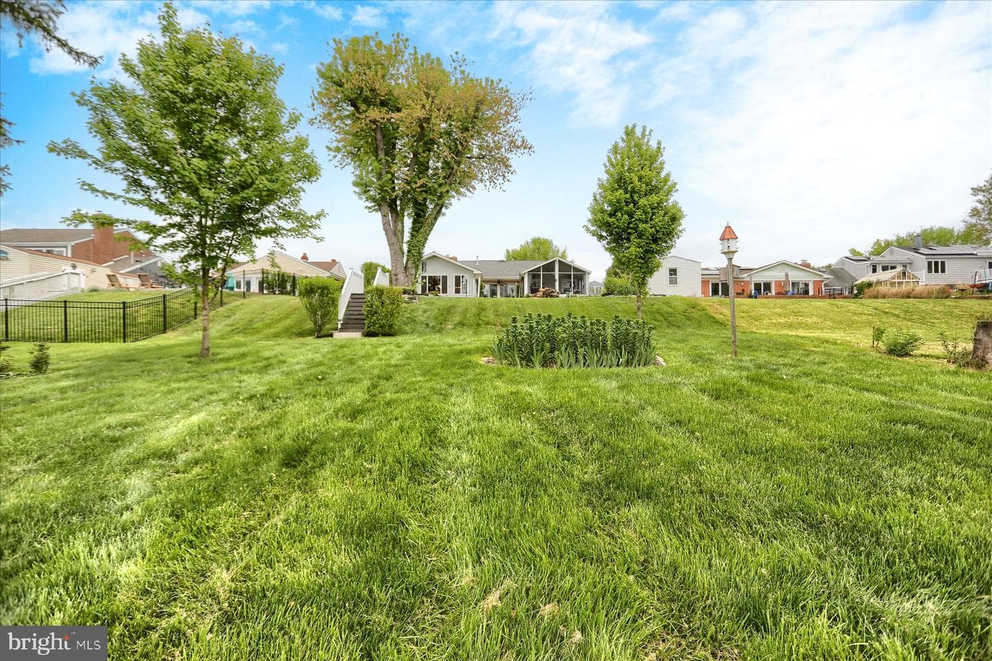 24 Neptune Drive photo 47