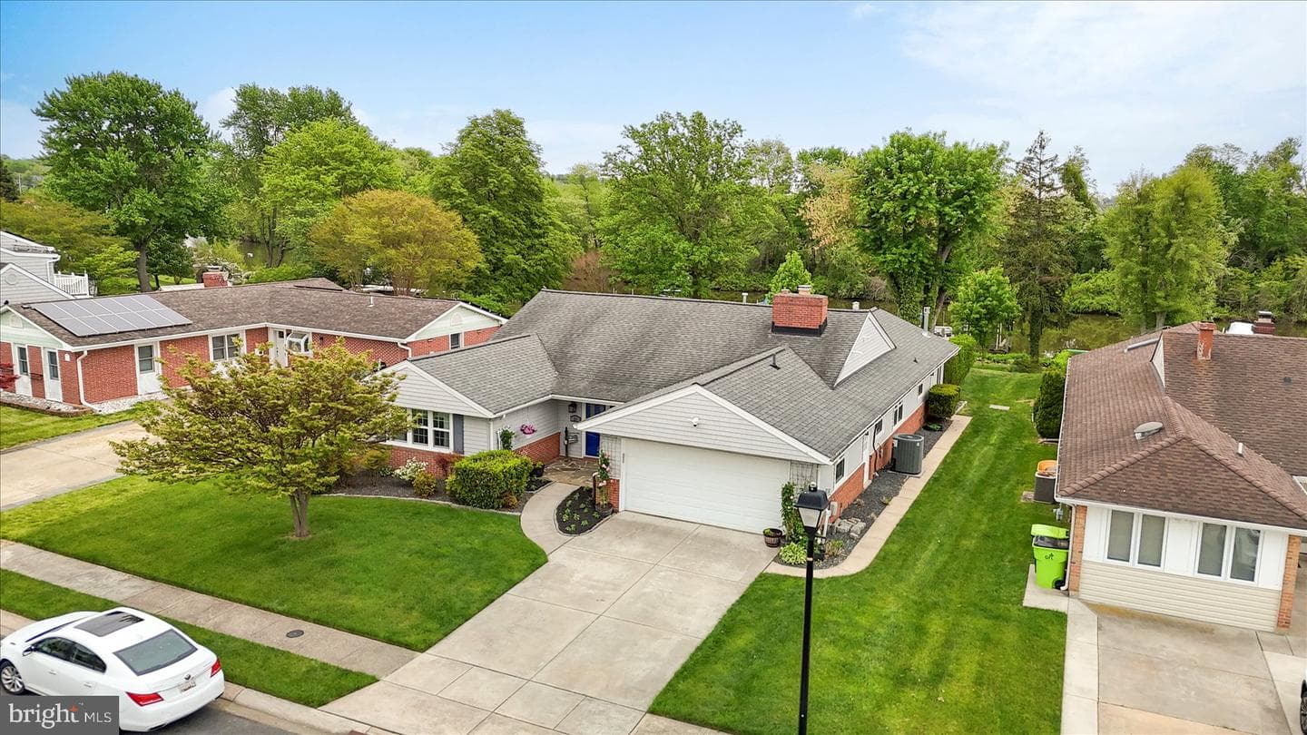 24 Neptune Drive photo 53