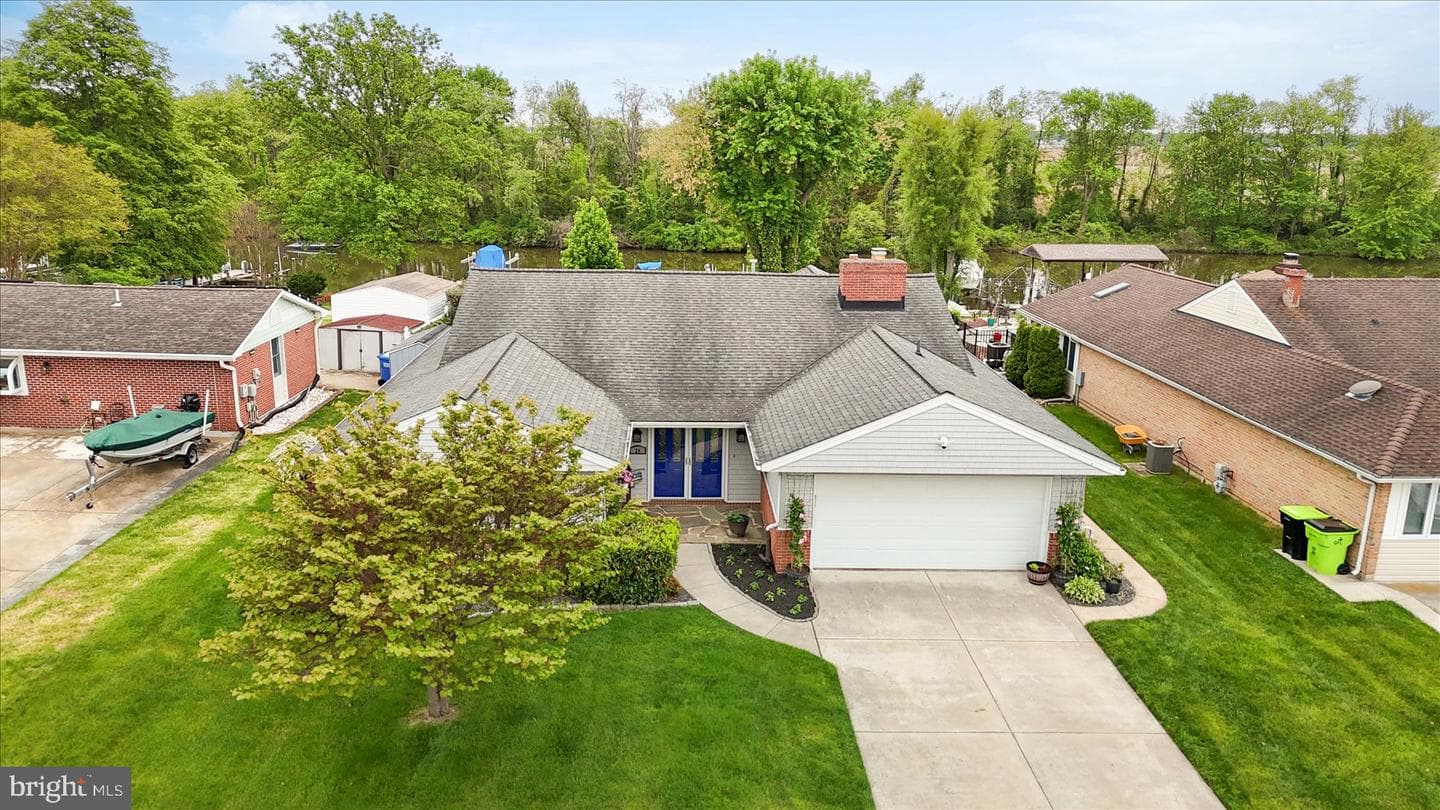 24 Neptune Drive photo 55
