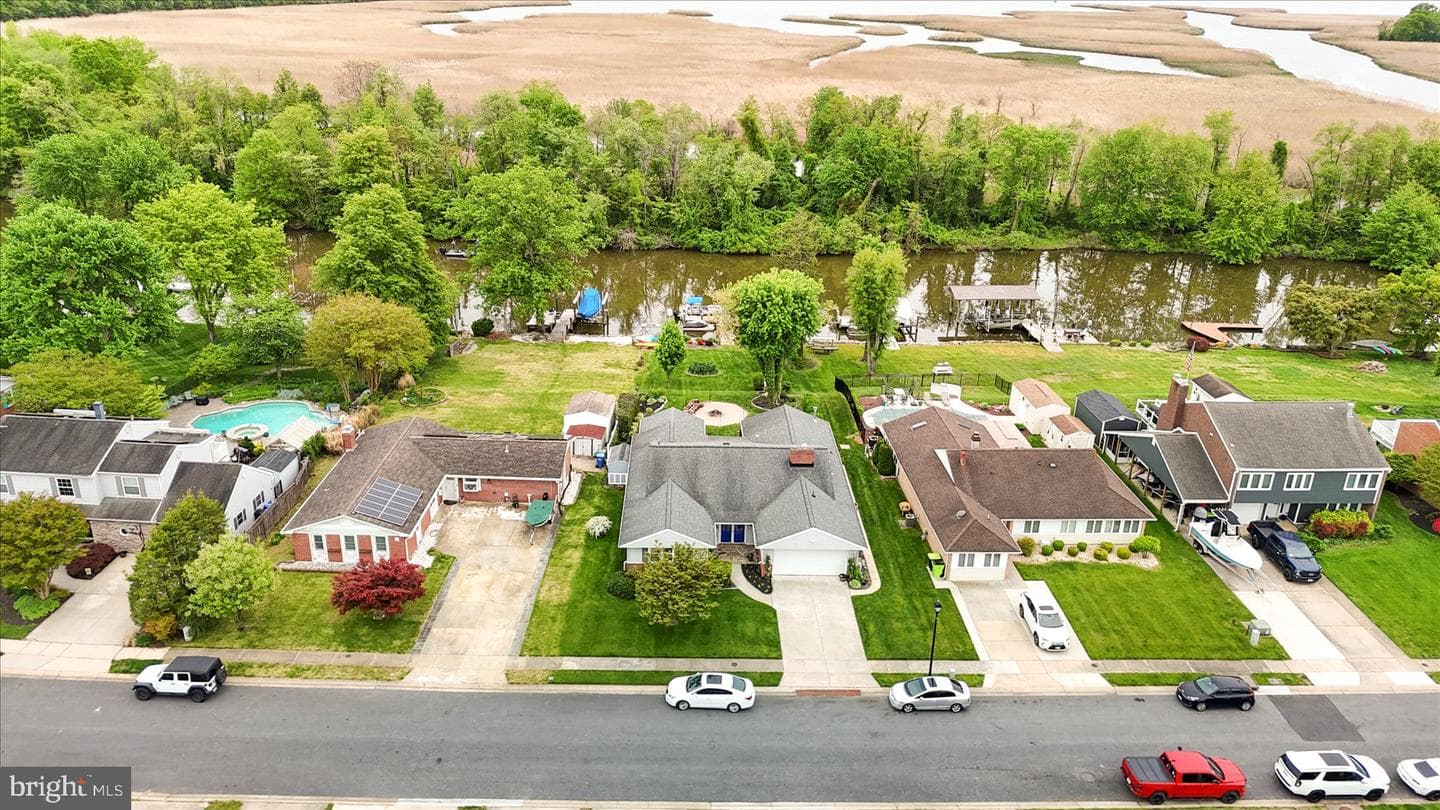 24 Neptune Drive photo 67
