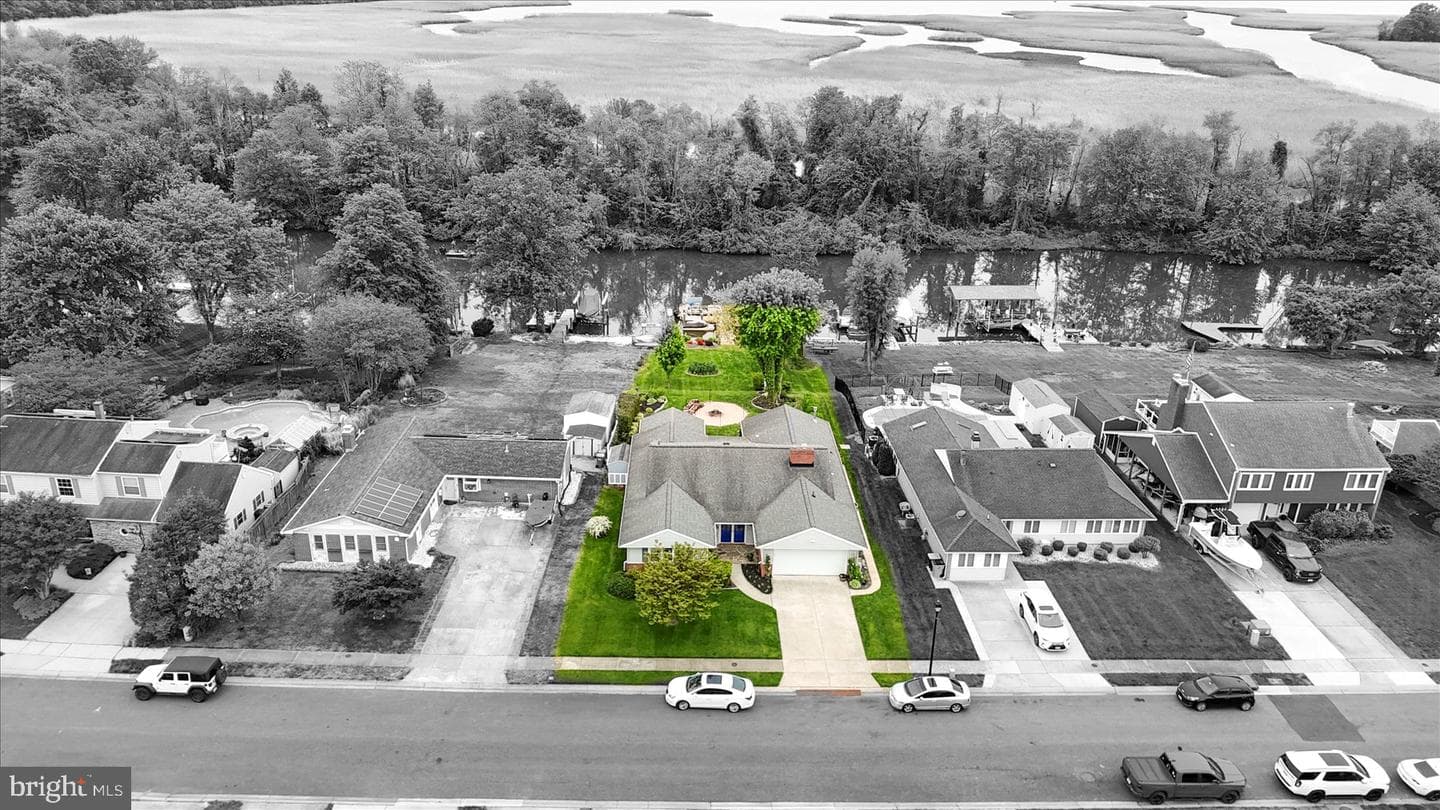 24 Neptune Drive photo 68