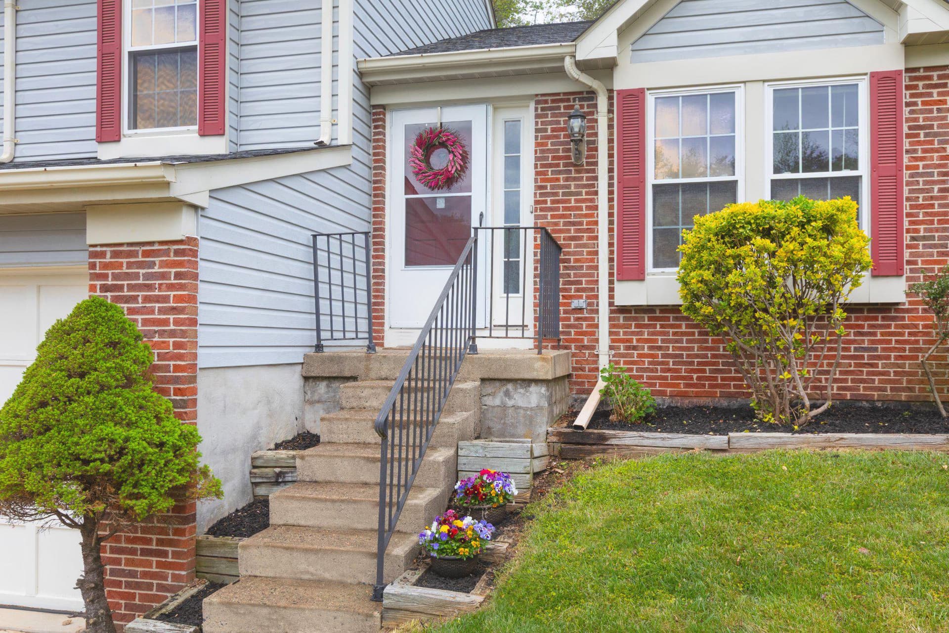 3132 Laurel View Drive photo 2