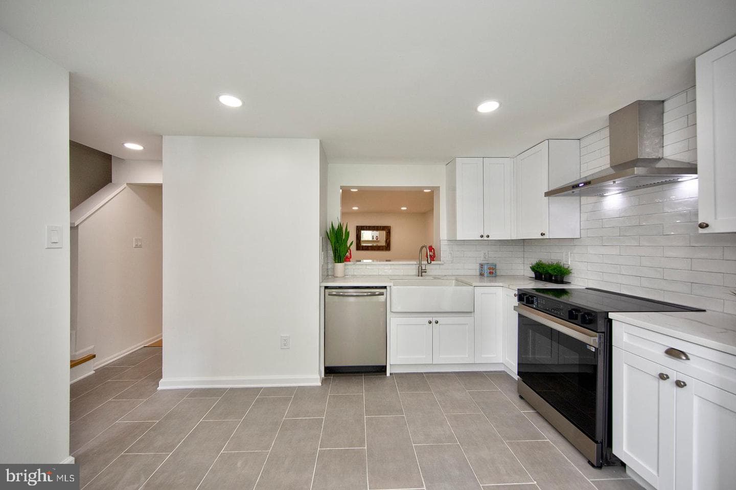 342 Logan Court photo 6