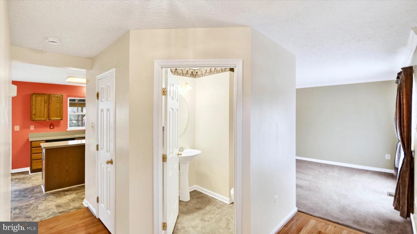 100 Grace Manor Drive photo 4