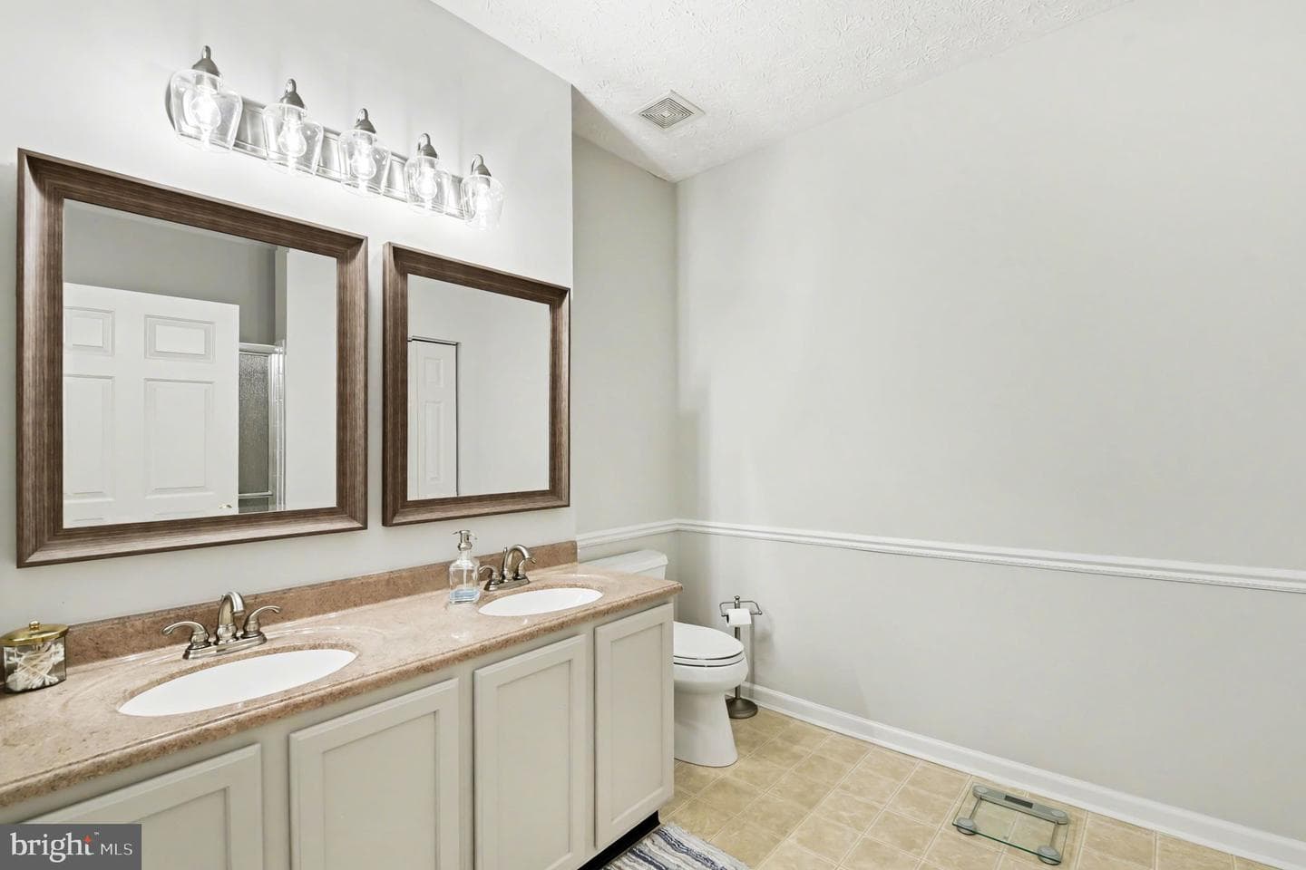 111 Sunshine Ct # F photo 18