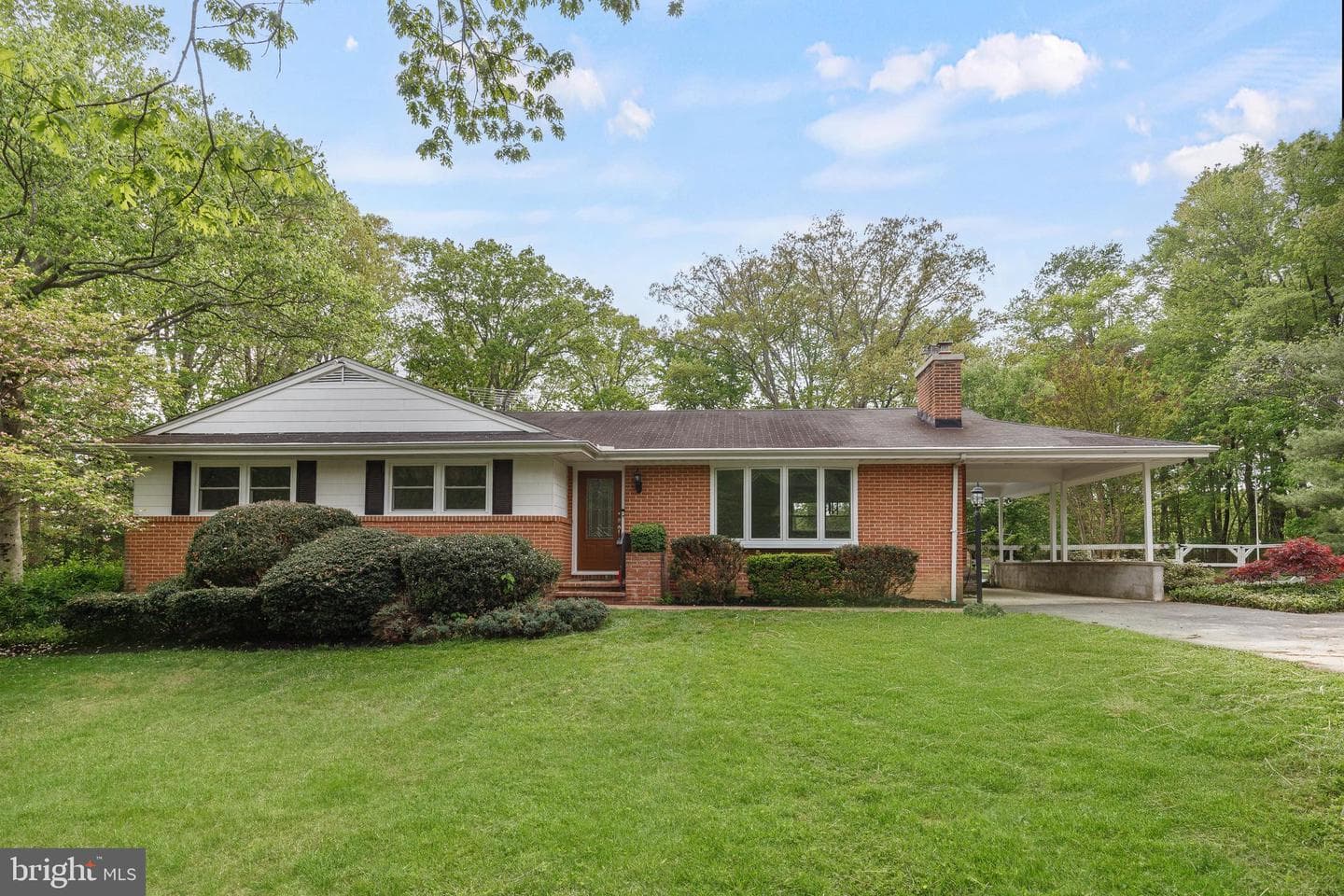 2311 Beverly Drive photo 1
