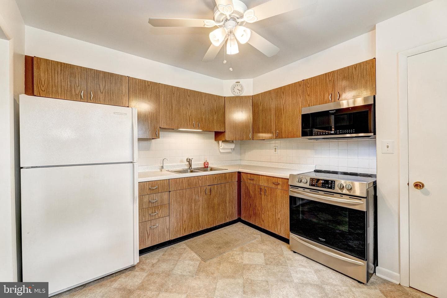 2311 Beverly Drive photo 18