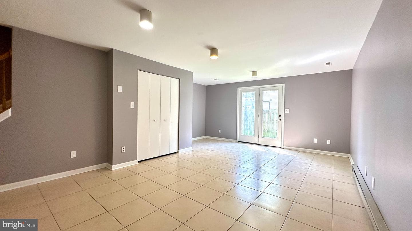 704 Saint Peters Court photo 28