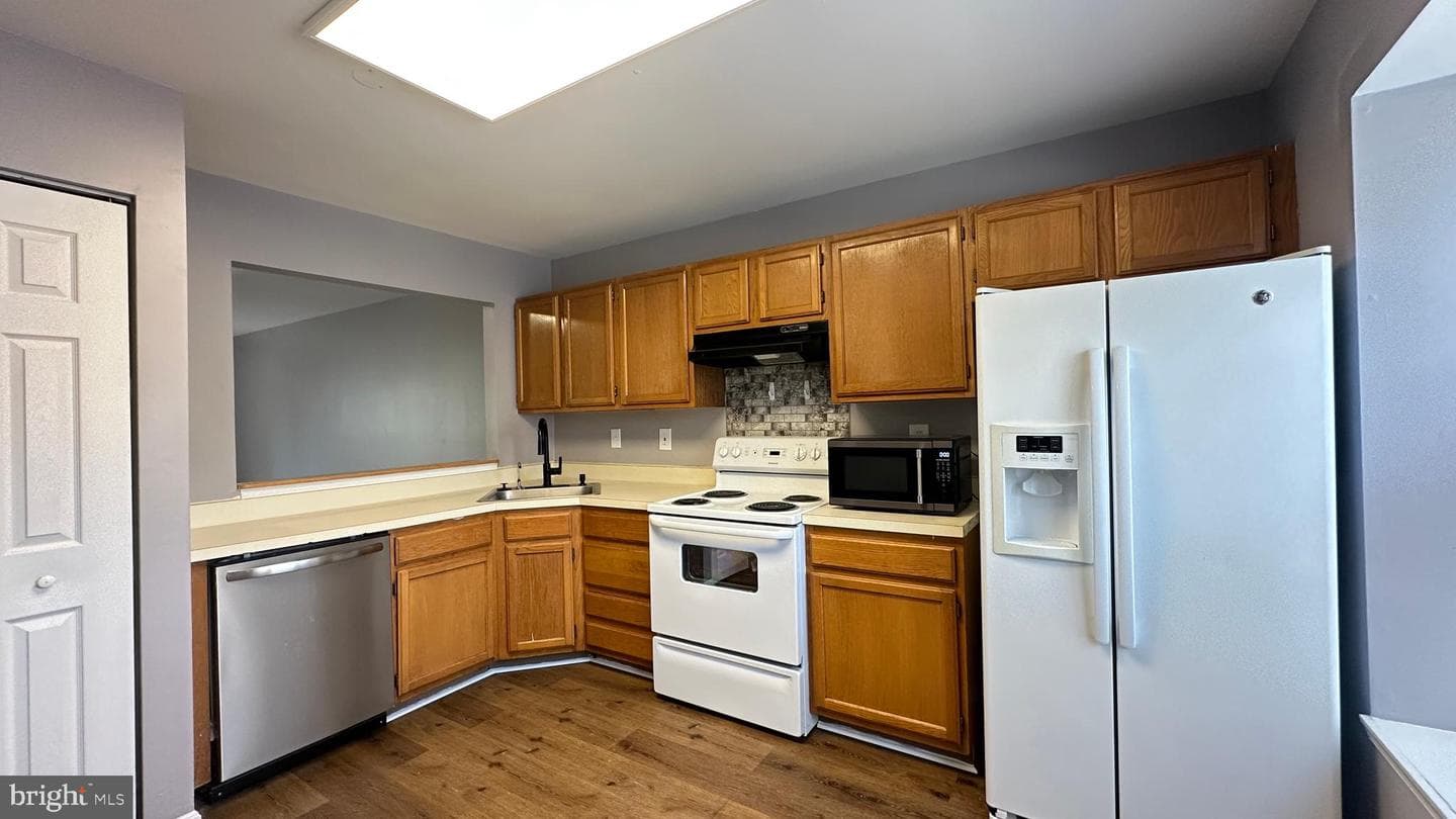 704 Saint Peters Court photo 4