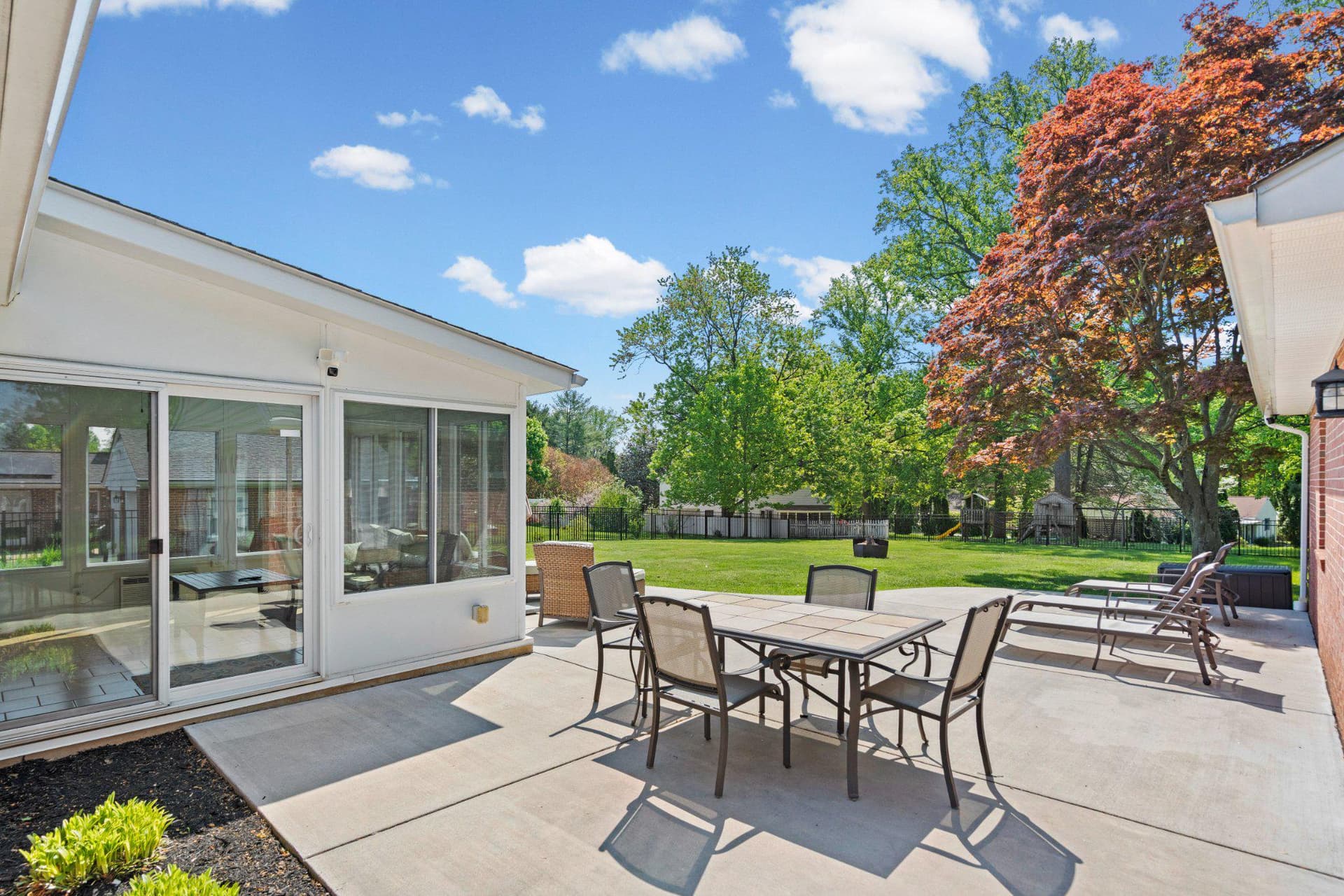 407 Plumtree Road photo 22