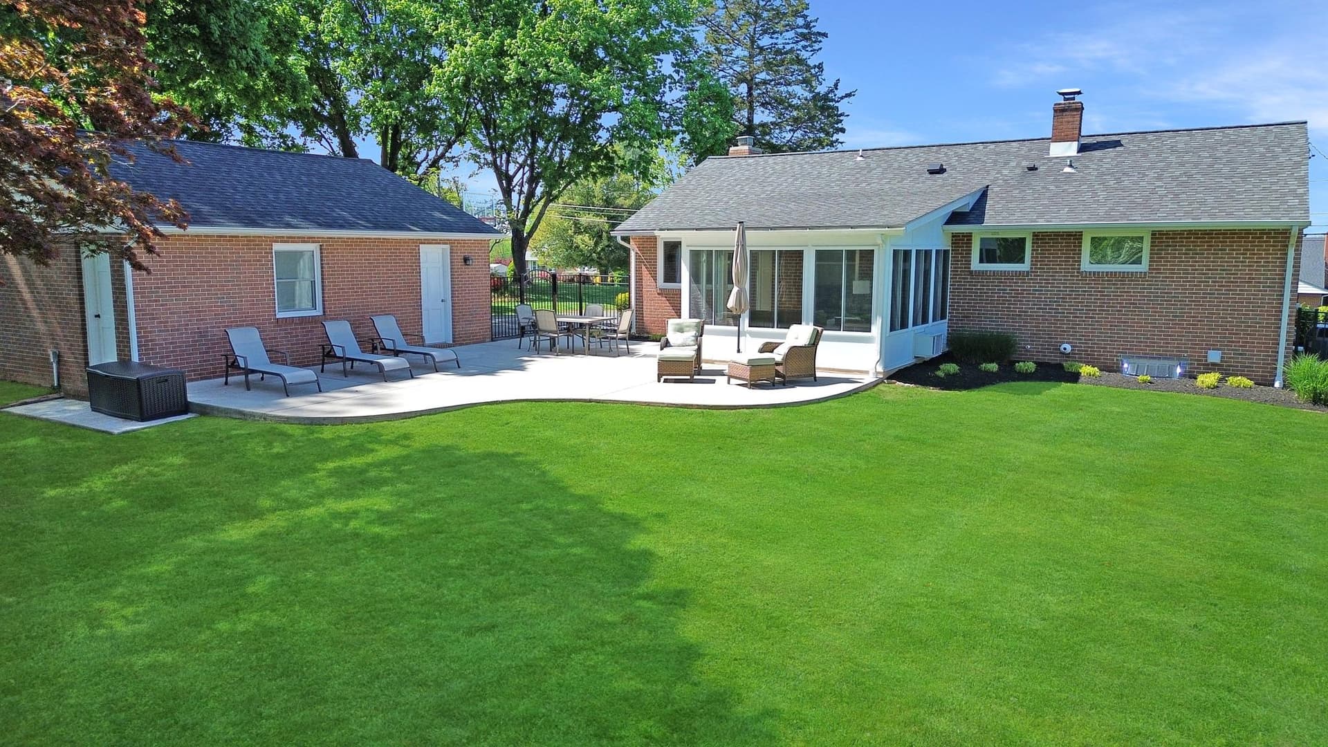 407 Plumtree Road photo 26