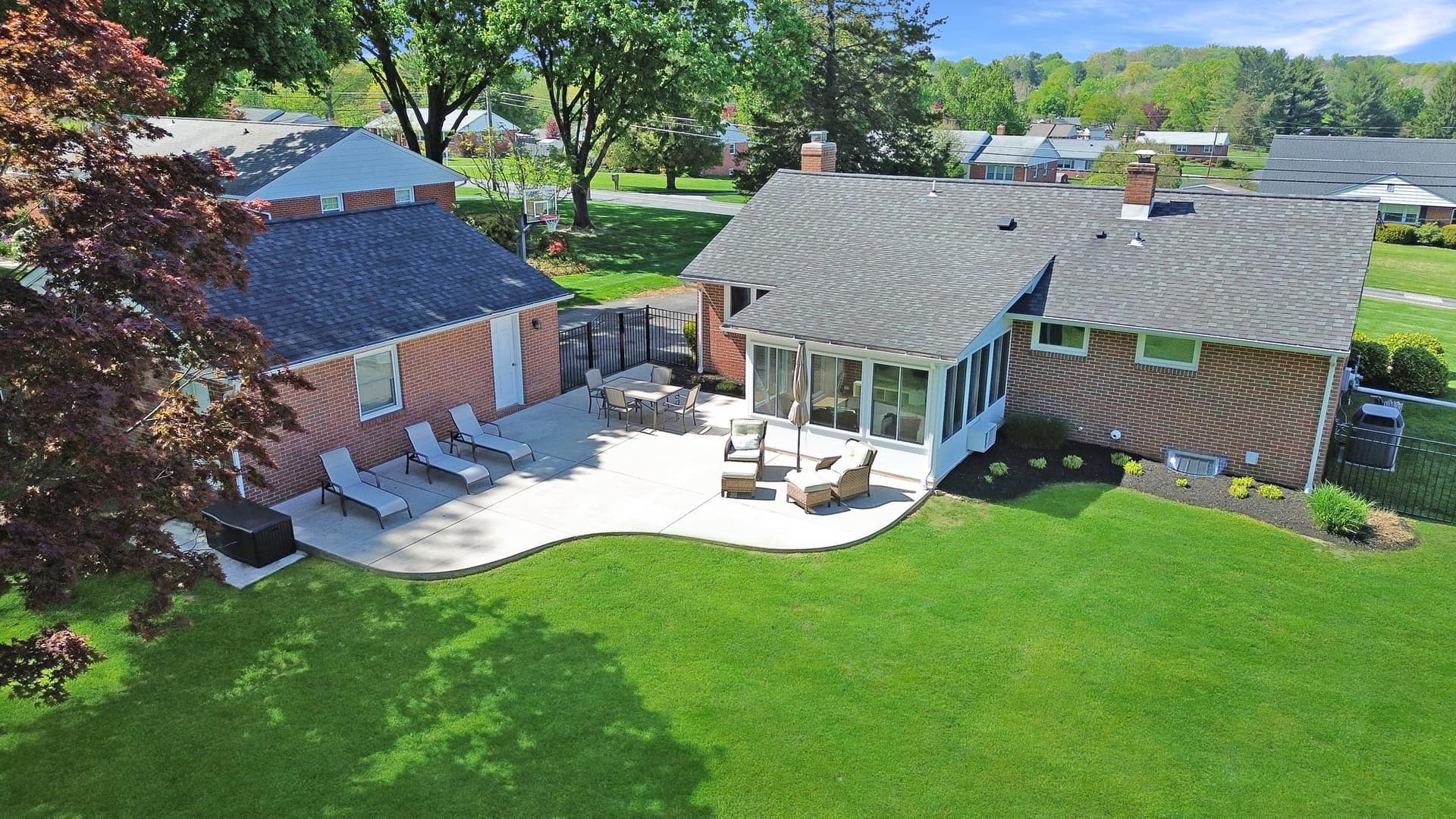 407 Plumtree Road photo 27