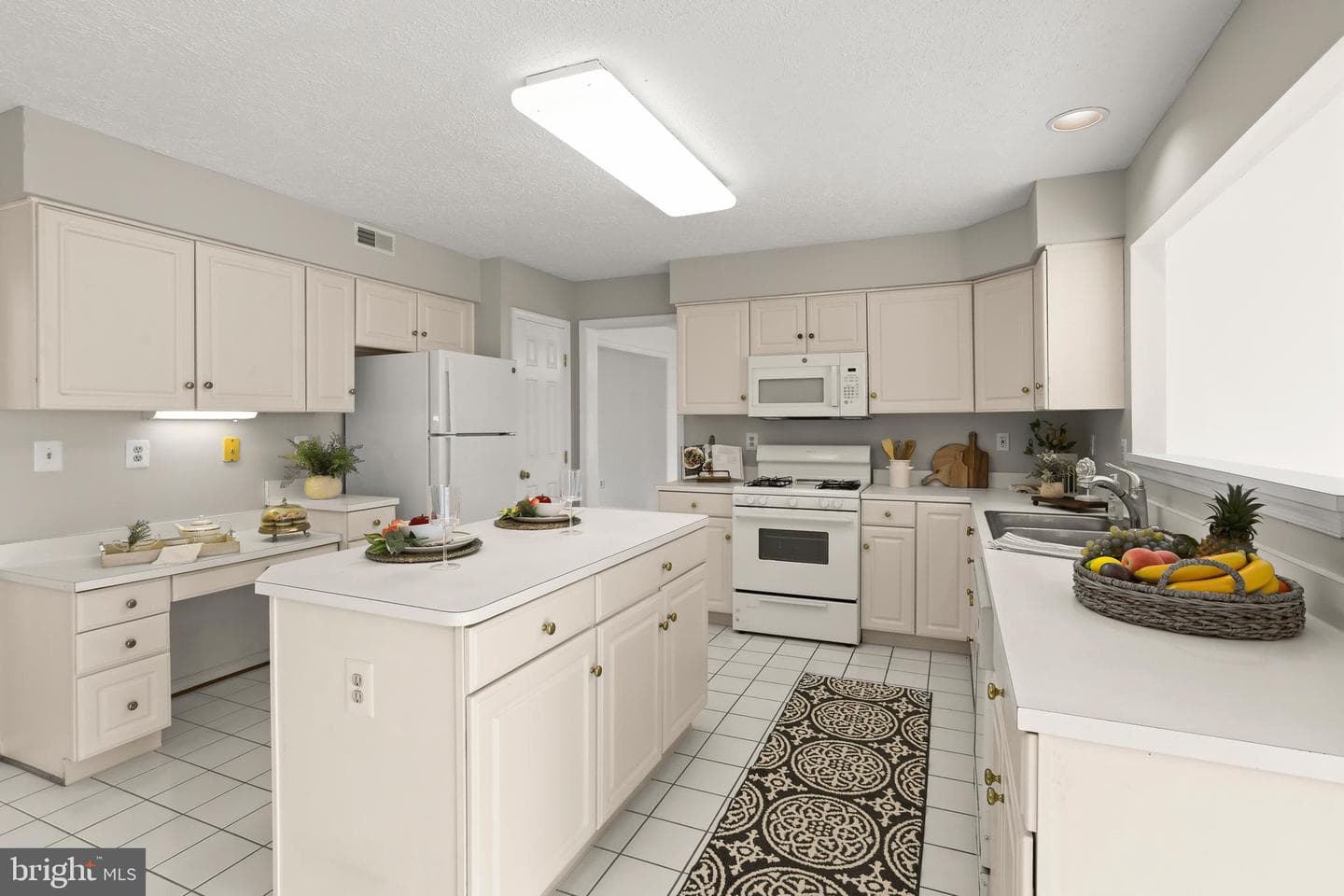 1710 Gillingham Drive photo 6