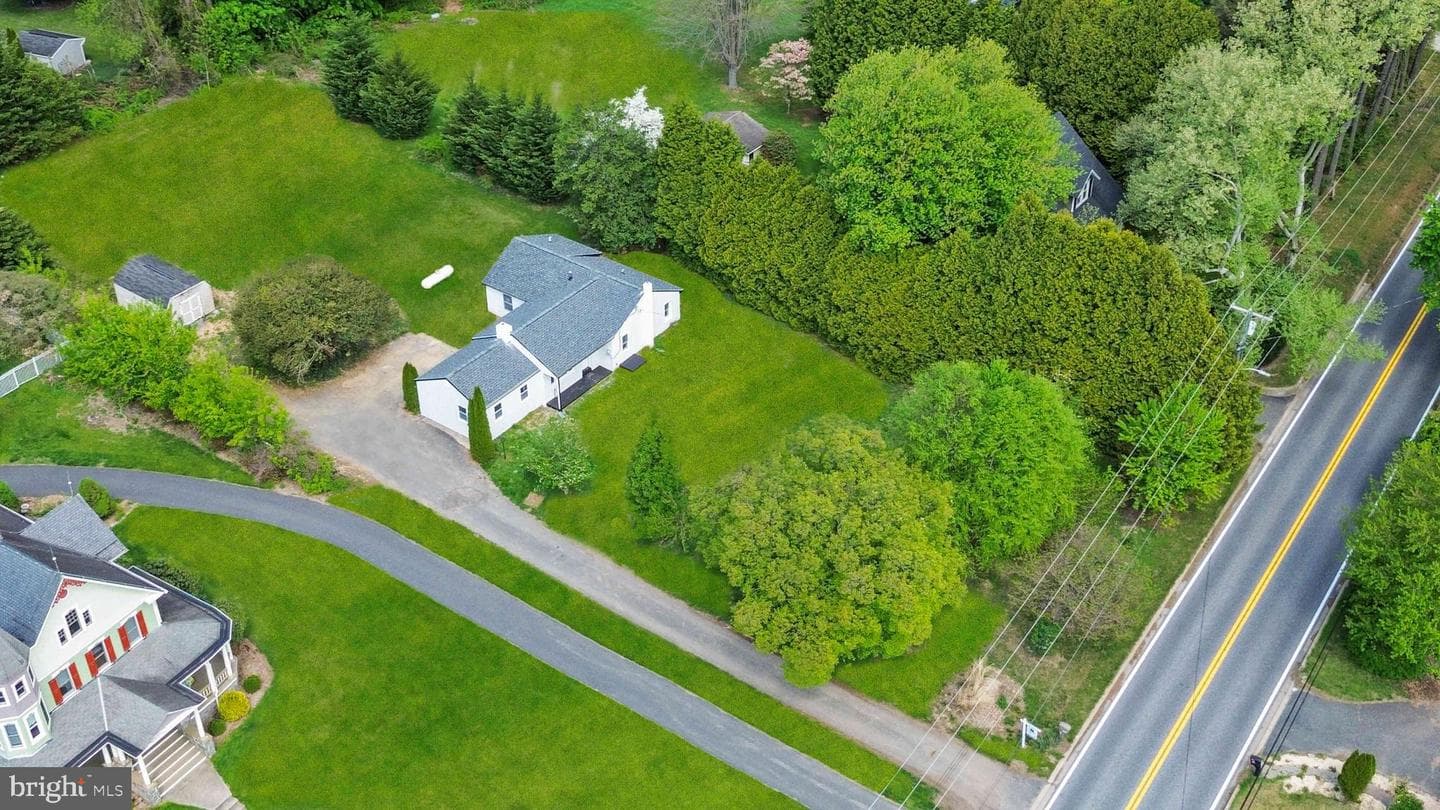 2424 Rocks Road, Forest Hill