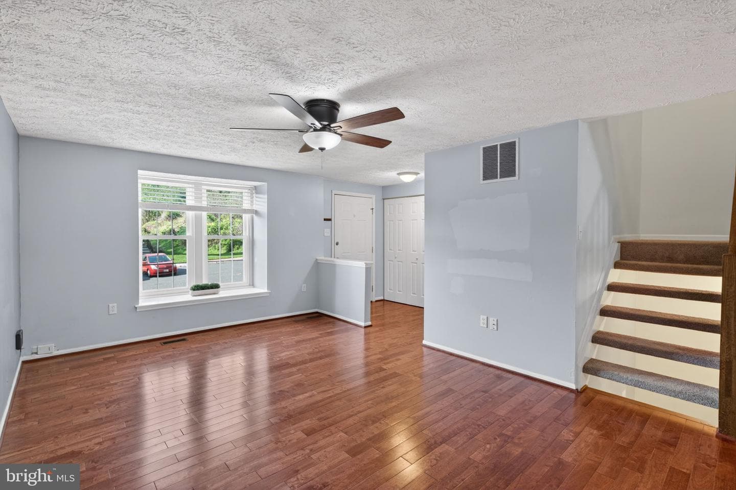 1721 Beechbank Way photo 7