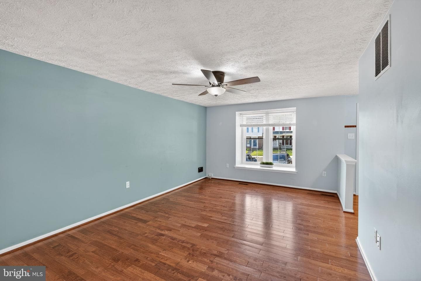 1721 Beechbank Way photo 9