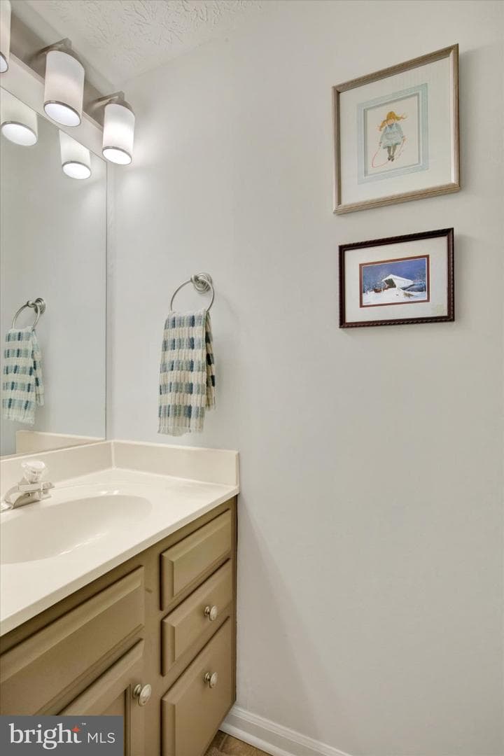 1717 Chesterfield Square photo 3