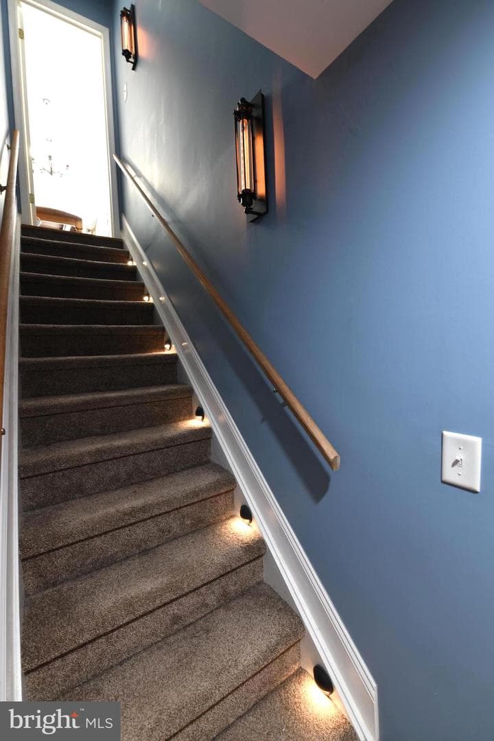 305 Rolling Knoll Drive photo 16