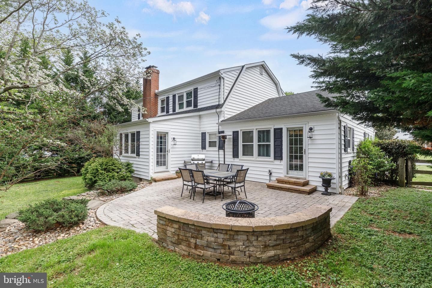 718 Bedford Road photo 3