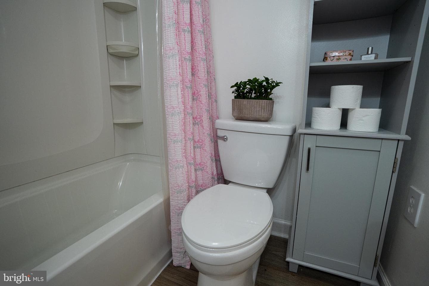 203 Ferring Court photo 40