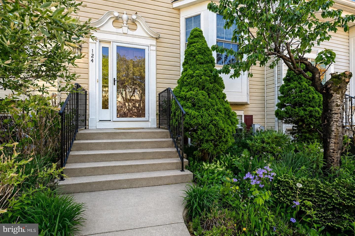 124 Gracecroft Drive photo 2