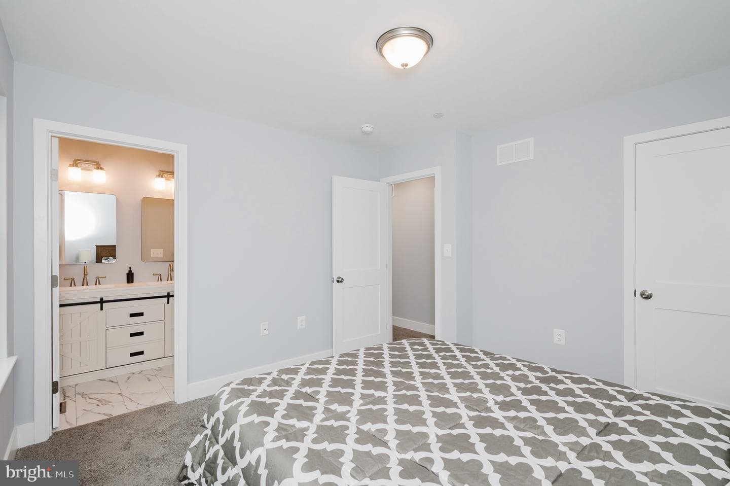 1620 Chestnut Street photo 30
