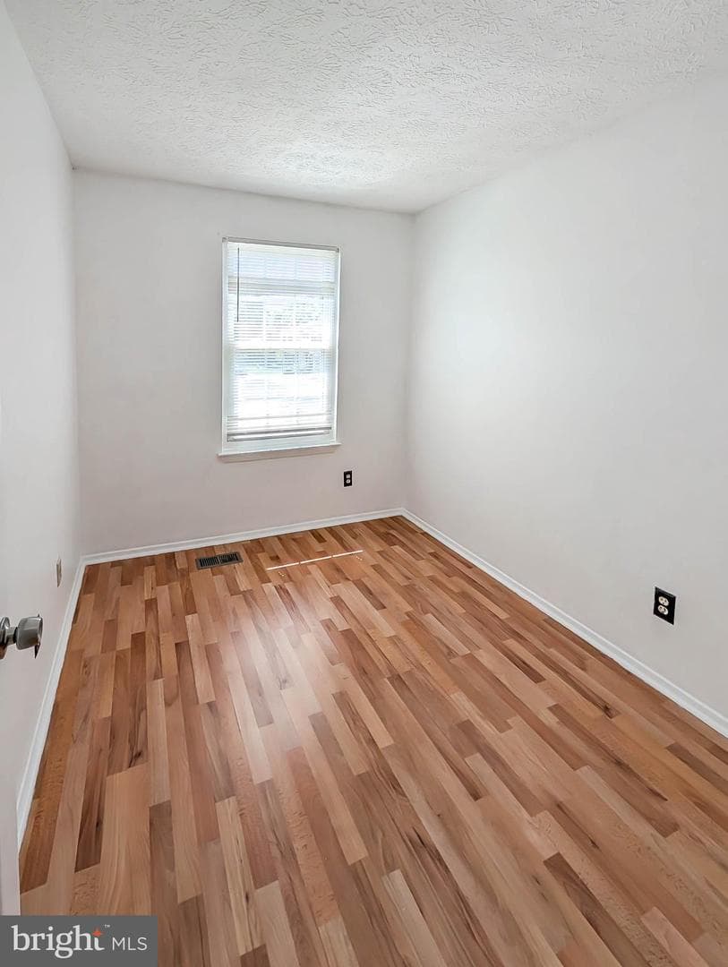404 Liberty Court photo 17
