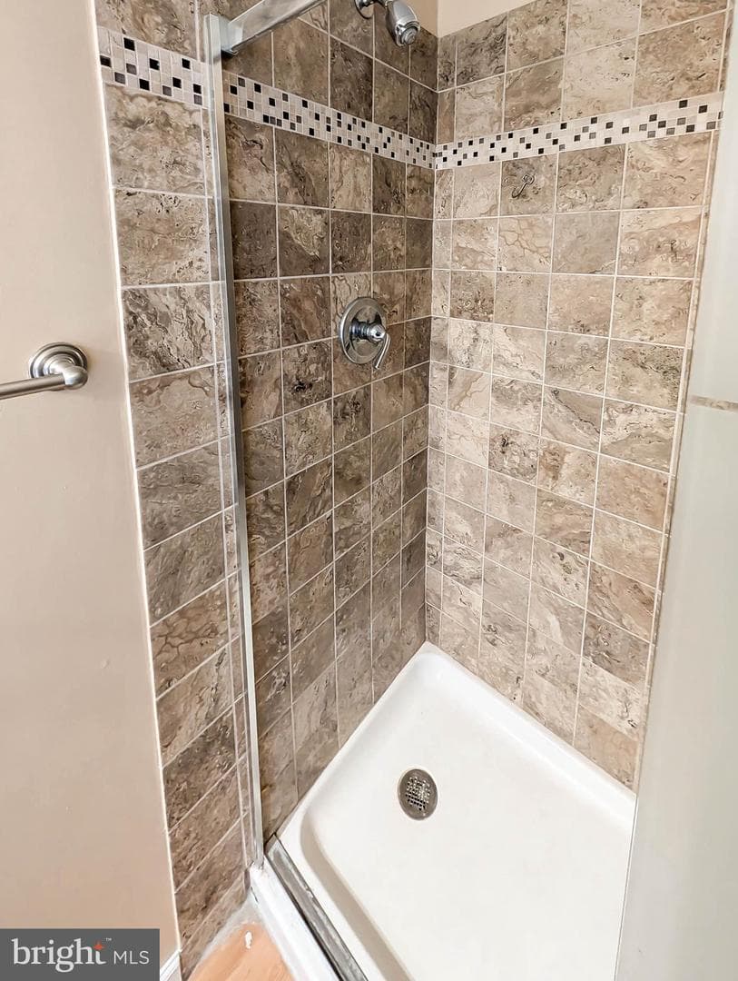 404 Liberty Court photo 26