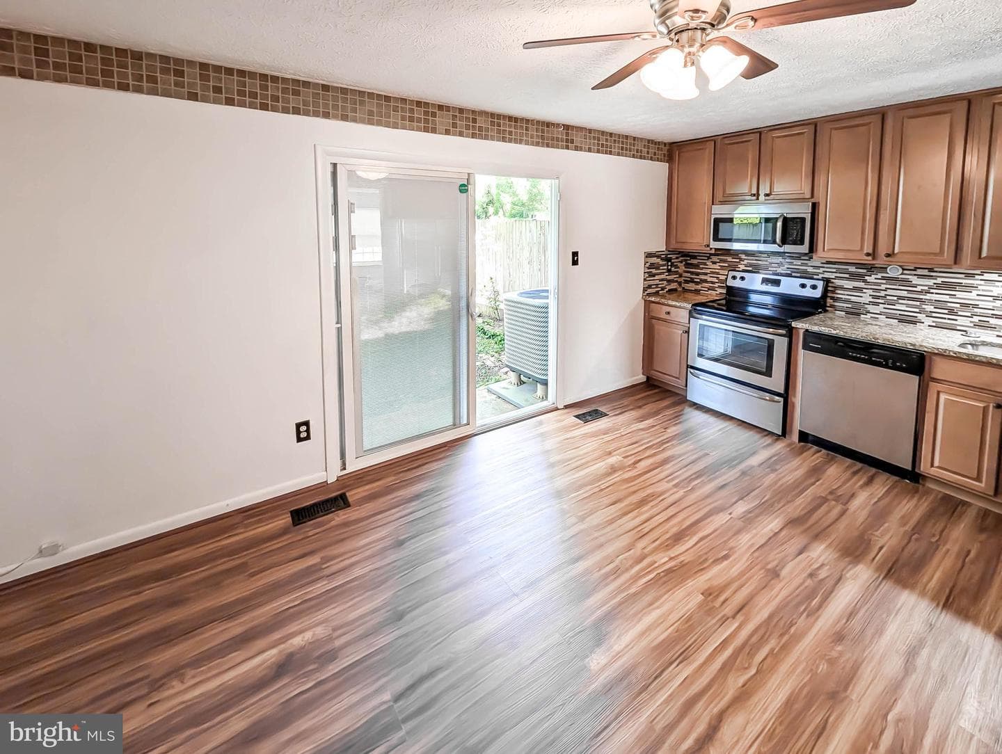 404 Liberty Court photo 6