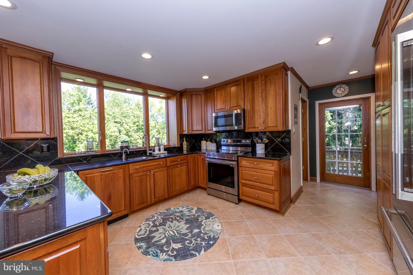 906 Featherstone Court photo 17