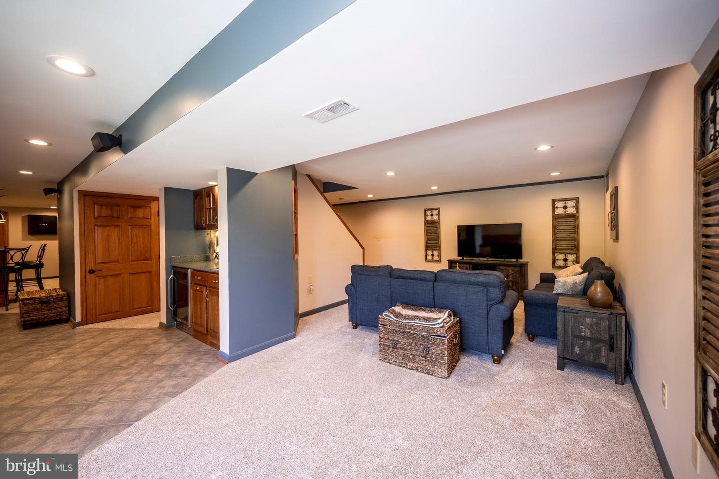 906 Featherstone Court photo 41