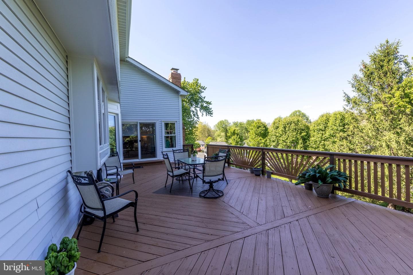 906 Featherstone Court photo 47